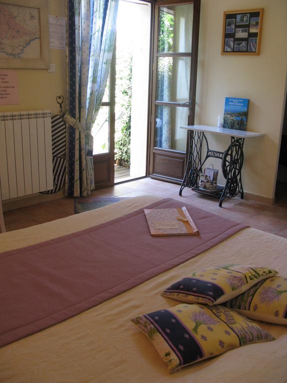 L'Oustaou B&B Piscine & Spa ベス・シュル・イソル 部屋 写真